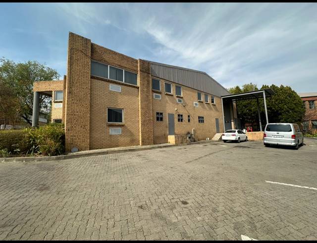 615M² WAREHOUSE TO LET IN KYALAMI